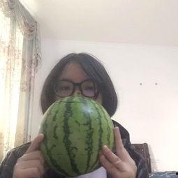 今日吃瓜热门大瓜视频,揭秘吃瓜群众热议的惊天大瓜视频！