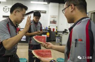 快递小哥吃瓜现场,现场直击瓜界风云